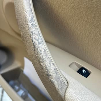 BMW X1 Kapı Kollarında Kronik Erime Ve Yapışkanlık Sorunu Nedeniyle Ücretsiz Değişim Talebi