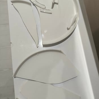 Karaca Züccaciye'den Aldığım Yemek Takımında Kırık Ve Defolu Parçalar, Parça Değişimi Talebim!