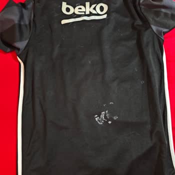 Adidas Neredeyse Hiç Giyilmemiş Beşiktaş Formasında Baskı Tamamen Dağıldı