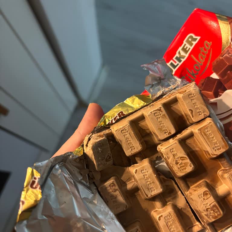Ülker Sütlü Çikolatada Bozuk Ürün Ve Kötü Koku Nedeniyle Güven Kaybı