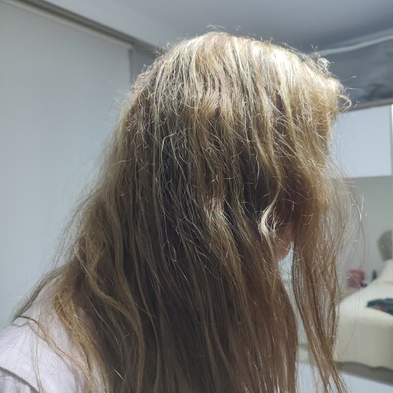 Loreal Paris Saç Uçlarındaki Sarılar Tamamen Döküldü Ve Saçlar Daha Da Yıprandı!