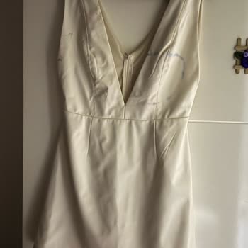 Kumaşı Boya Veren Elbise İlk Günden Kullanılamaz Hale Geldi