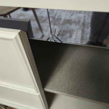 Kırık Teslim Edilen Konsol Ve Çözümsüz Bekleyiş