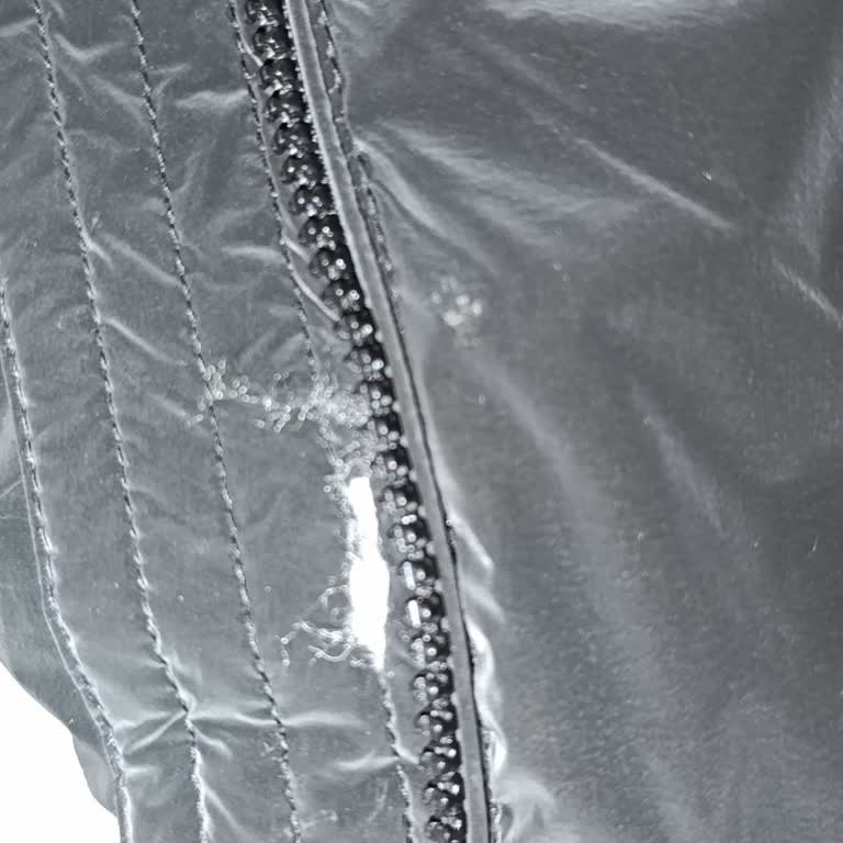 İlk Kullanımda Fermuar Sorunu Ve Yırtılan Mont: Kalite Hayal Kırıklığı