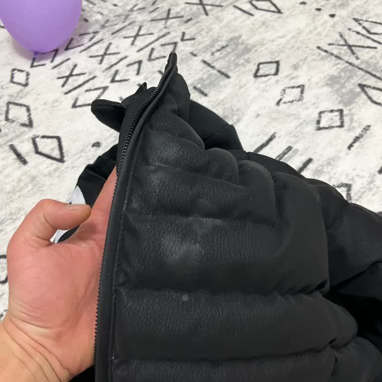 Vişne Mağazaları Monta Parfüm Sıktıktan Sonra Lekeler Oluştu!