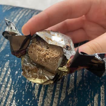 A101'den Alınan Çikolatanın Kurtlu Ve Çürük Çıkması Nedeniyle Yaşanan Sağlık Endişesi