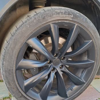 Dar Otopark Çıkışı Aracımın Jantına Ciddi Zarar Verdi