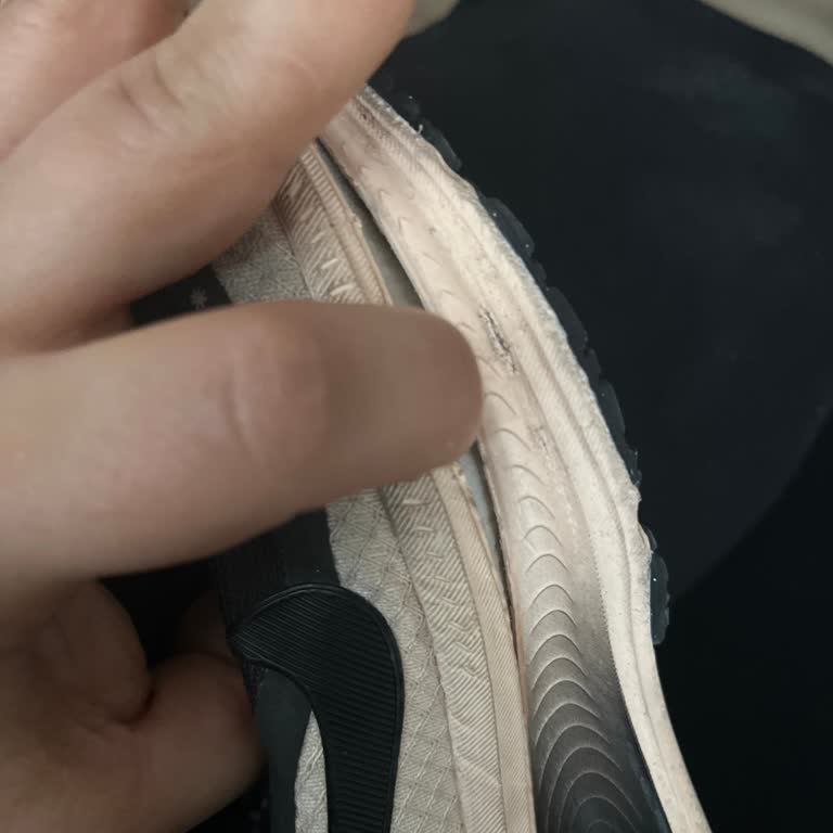 Nike Ayakkabıda İki Haftada Açılma Yaşadım İnceleme Sonucu Tatmin Etmedi