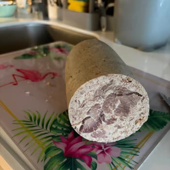 Satın Aldığım Dana Baton Kavurma Ürünü Yağlı Ve Kötü Kokulu Çıktı, İade Ve Denetim Talep Ediyorum