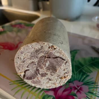 Satın Aldığım Dana Baton Kavurma Ürünü Yağlı Ve Kötü Kokulu Çıktı, İade Ve Denetim Talep Ediyorum