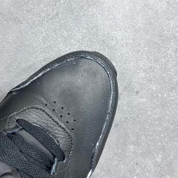 15 Günde Dikişlerinden Renk Atan Nike Ayakkabıda Hayal Kırıklığı