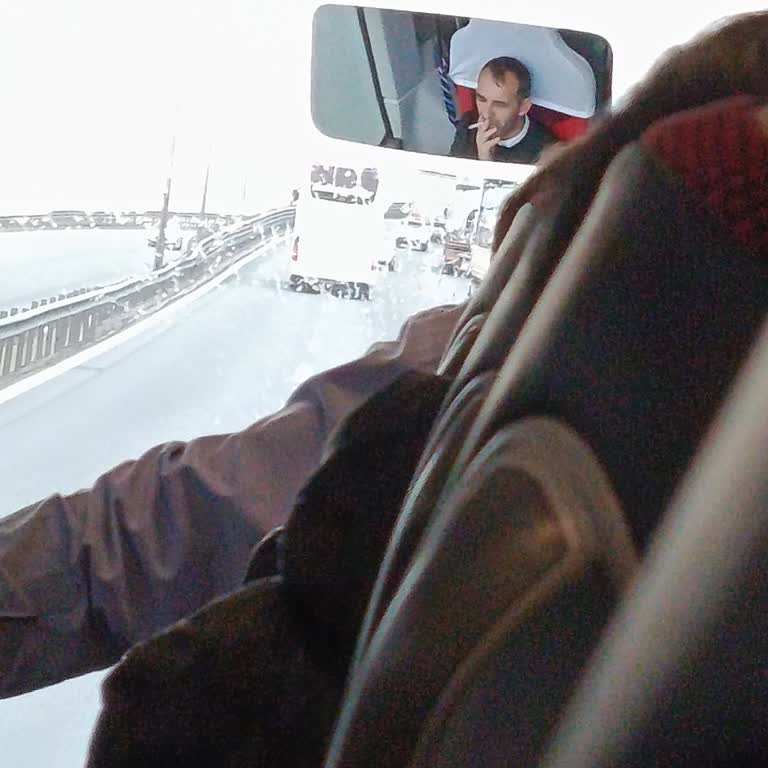 Otobüs Şoförünün Yolculuk Sırasında Defalarca Sigara İçmesiyle Yaşanan Rahatsızlık