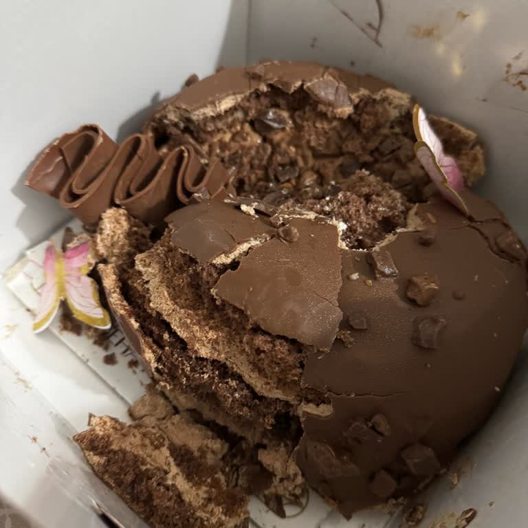 Yemeksepeti Pasta Siparişim Dağılmış Halde Teslim Edildi, Çözüm Sunulmadı