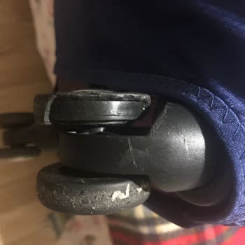 Samsonite Valizimin Tekerleği Kısa Sürede Kırıldı Yedek Parça Yok Mağdur Oldum