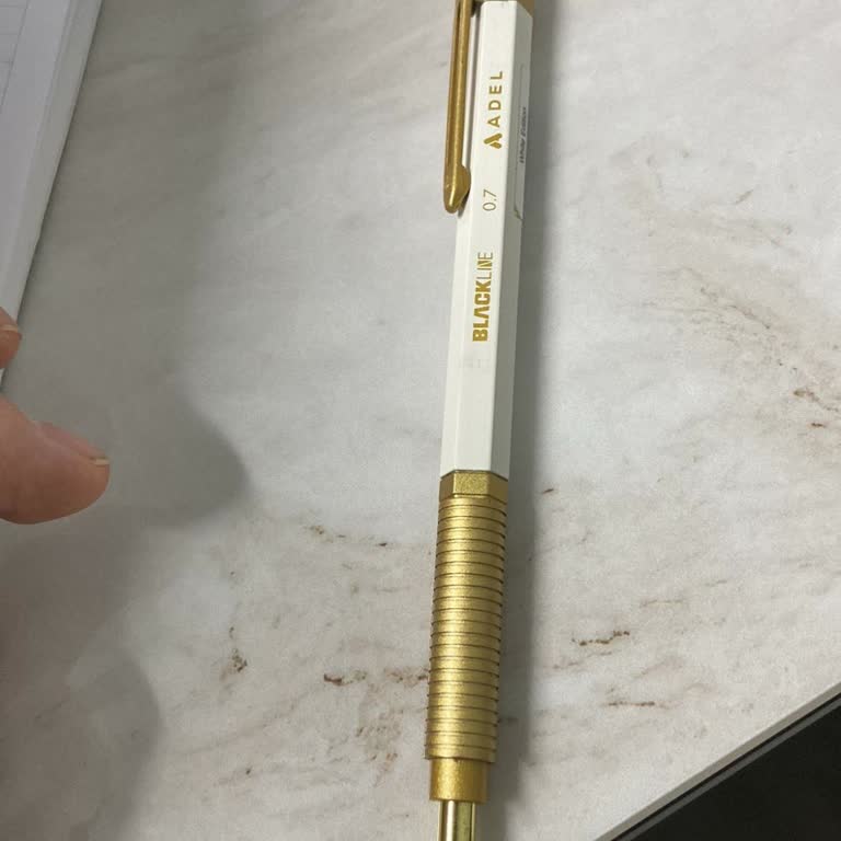 Aldığım Adel Blackline Kalemin Ucu Sürekli Kırılıyor, Yazı Yazmak İmkansız Hale Geldi