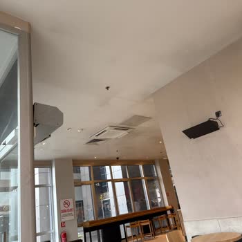 Erzurum MNG AVM Starbucks Şubesinde Fiziki Koşullar Markanın Standartlarının Gerisinde