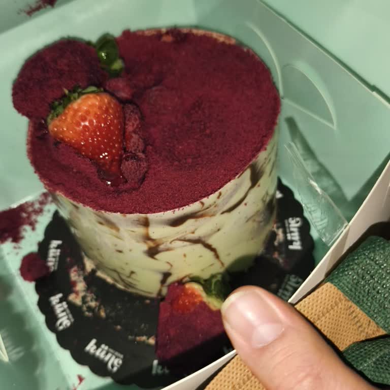 Dağılmış Pasta Teslimatı Ve Geciken Para İadesi Mağduriyeti