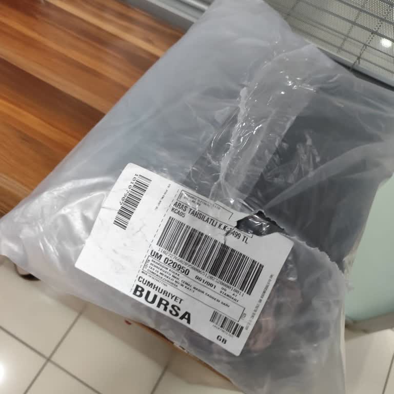 Aldığım Mont Hem Kusurlu Hem De İade İçin Muhatap Bulamıyorum