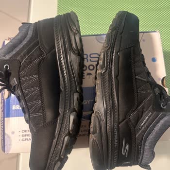 Skechers Altitude 2.0 Ayakkabıda Islak Zeminde Kayma Ve Güvenlik Sorunu