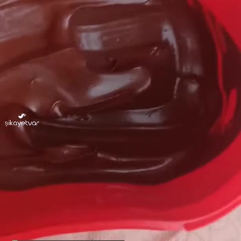 Gülsan Çikolata 700 Gr Yazıp İçerisinde 200 Gramlık Çikolata Var!