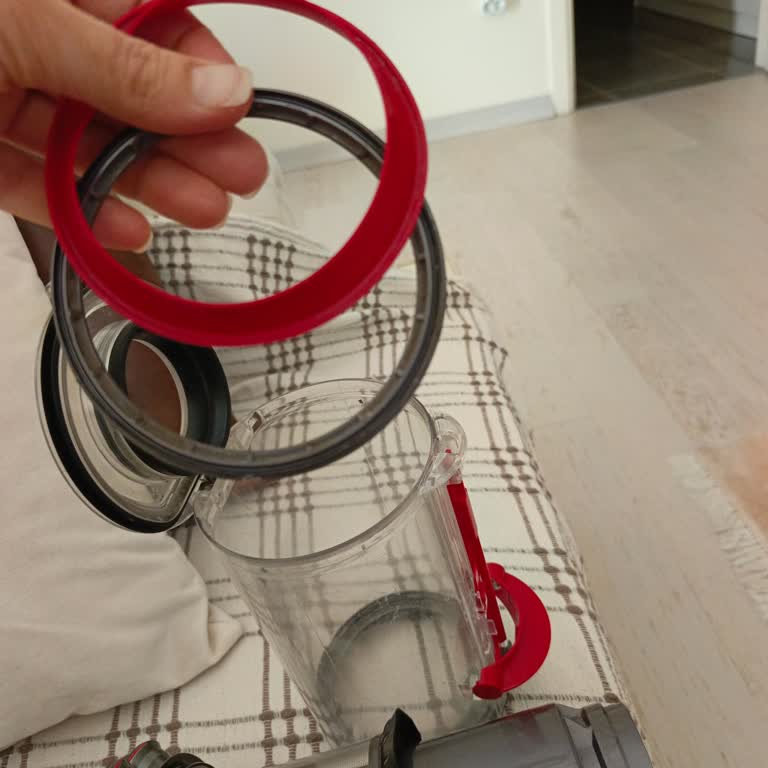 Dyson V10 Süpürgede Kronik Toz Haznesi Sorunu Ve Ücretsiz Değişim Talebi