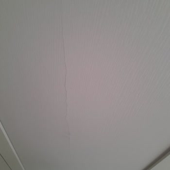 Teslim Edilen Kırık Mobilyalar Ve İletişimsiz Müşteri Hizmeti Nedeniyle Mağduriyet