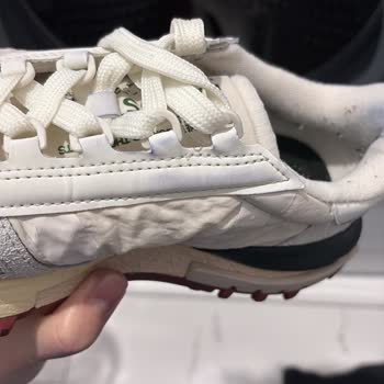 Aldığım Eşofman Altı Boya Akıttı, Ev Eşyalarım Ve Kıyafetlerim Zarar Gördü, Mağaza Sorumluluk Almadı