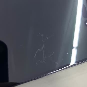 Kutusunda Çizik Gelen İphone İçin Haksız Ekran Değişim Ücreti Talebi