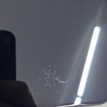 Kutusunda Çizik Gelen İphone İçin Haksız Ekran Değişim Ücreti Talebi