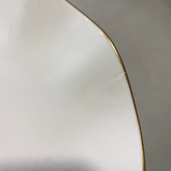 Çatlak Gelen Servis Tabağı İçin Uzayan Değişim Süreci Ve İletişim Sorunu