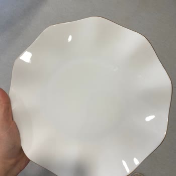 Çatlak Gelen Servis Tabağı İçin Uzayan Değişim Süreci Ve İletişim Sorunu