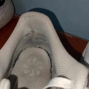 Kısa Sürede Yıpranan Ayakkabılar Ve Yetersiz İnceleme Sonucu Hayal Kırıklığı