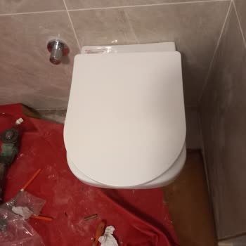 Hepsiburada Uyumsuz Klozet ve Kapak, Cevapsız Destek: Mağduriyetimin Giderilmesini İstiyorum