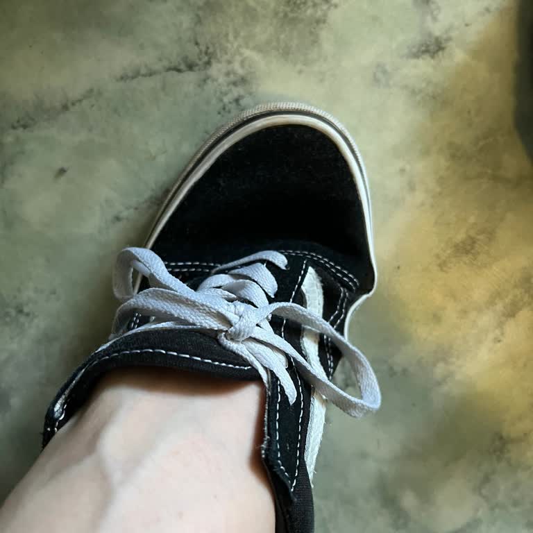 Vans Old Skool Ayakkabıda Tekrarlayan Açılma Ve Ses Sorunu Çözülmüyor