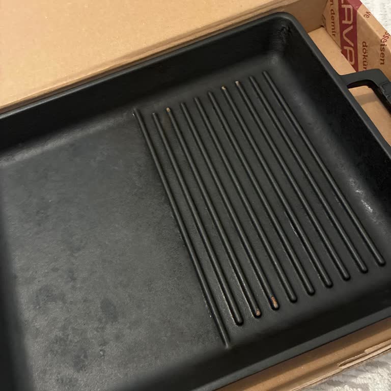 Az Kullanımla Paslanan Lava Döküm Tava İçin Ücretsiz Değişim Talebi