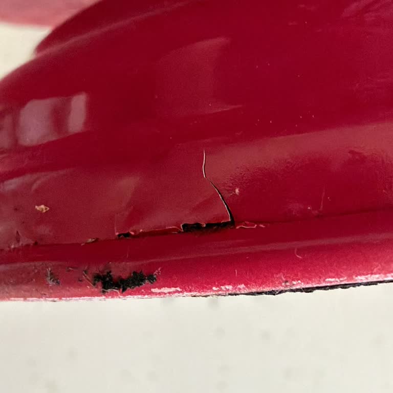 Karaca Züccaciye Ürünü, Boyası Kalkmış, Kirli ve Bariz Şekilde Defolu Olarak Teslim Edildi