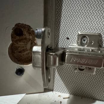 Montaj Hatası Nedeniyle Zarar Gören Gardırop Kapağı İçin Haksız Ücret Talebi