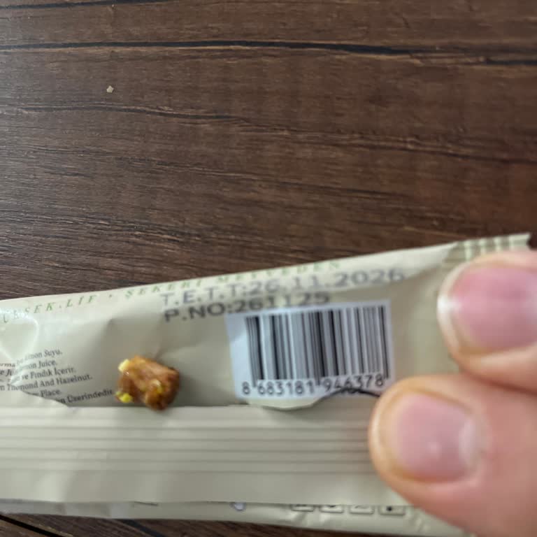 Sipariş Ettiğim Antep Fıstıklı Barın İçinden Tahta Parçası Çıktı, Güven Endişesi Yaşadım