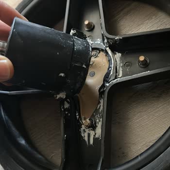 Kısa Sürede Kırılan Bebek Arabası Ve İlgisiz Müşteri Hizmeti