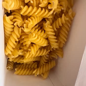 Barilla Makarnada Böcek Çıkması Güvenimizi Sarstı, Açıklama Ve Çözüm Bekliyoruz