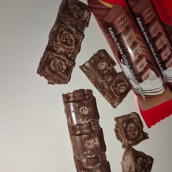 Ülker Bol Sütlü Çikolatanın Bozuk Ve Beyaz Tabakalı Çıkması!