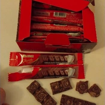 Ülker Bol Sütlü Çikolatanın Bozuk Ve Beyaz Tabakalı Çıkması!