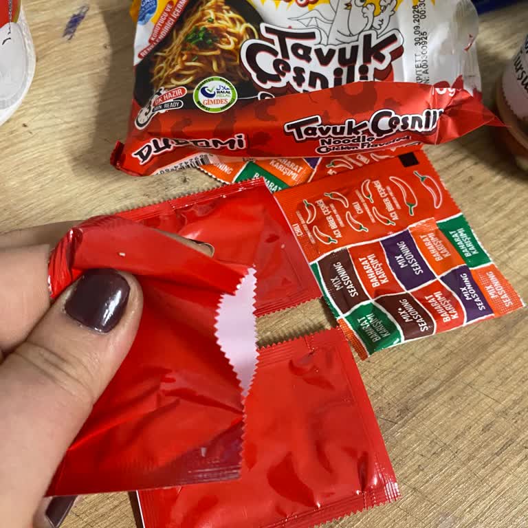 Dudomi Noodle Paketlerinde Tekrarlayan Boş Sos Paketi Sorunu