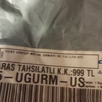 Özay Group Metal Sanayi İki Adet Kullanılmış, Yırtık Pantolon Gönderdi