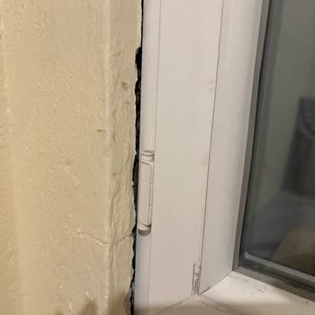 Pencere Montajında Eksik Köpük Uygulaması Nedeniyle Soğuk Ve Gürültü Sorunu Yaşanıyor