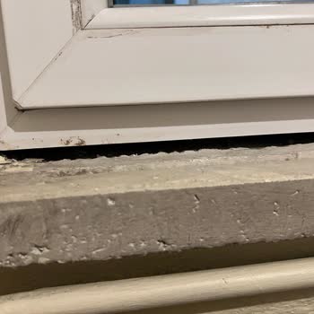 Pencere Montajında Eksik Köpük Uygulaması Nedeniyle Soğuk Ve Gürültü Sorunu Yaşanıyor