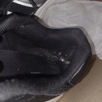 Kısa Sürede Yıpranan Adidas Ayakkabıya Garanti Reddi Ve Çözüm Sunulmaması