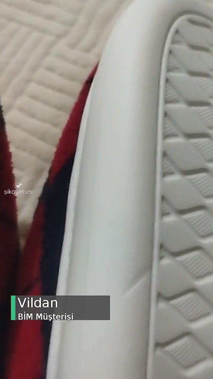 BİM'den Aldığım Birbirine Bağlı Terlik Farklı Numara Çıktı! videonun kapak resmi