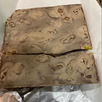 Bozuk Çikolata Nedeniyle Çocuğum Hastanelik Oldu, Sorumluların Araştırılmasını Ve Zararımızın Karşılanmasını İstiyorum