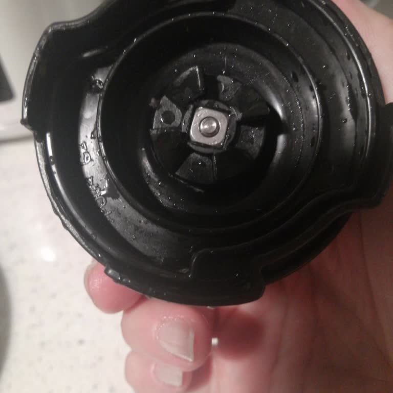 Vestel Mix GO Blenderda Bıçak Kısmı Sızdırıyor, Yedek Parça Bulunmuyor Ve Pahalı